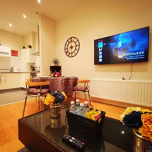 2br-modern-luxury-loft-apartment.belfasthotelsireland.com/