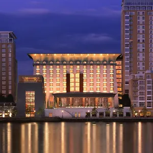 canary-riverside-plaza.cambridgehotelsuk.com/